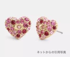 【新品未使用】コーチ　パヴェハートスタッドピアス ゴールドピンクマルチ　箱袋付 新品未使用】コーチ パヴェハートスタッドピアス ゴールドピンクマルチ