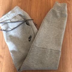 NIKE テックフリースパンツのサムネイル