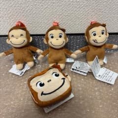 おさるのジョージ ぽってりカラビナ付きマスコット 全3種　フェイスポーチの4点