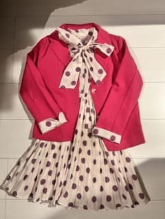 ピンクジャケット➕ドット柄ワンピースのサムネイル