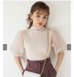 【新品タグ付き】GRL グレイル 袖チュール切替えハイネックトップスのサムネイル