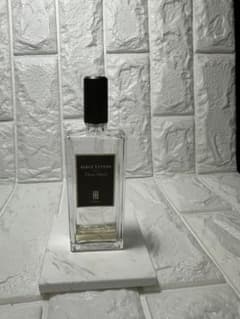 Serge Lutens Daim Blond ユニセックス香水のサムネイル