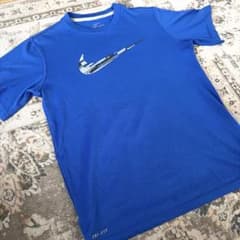 NIKE ドライフィット Tシャツ 半袖 140 美品のサムネイル
