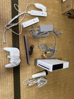 Wii 本体 ホワイト 周辺機器と専用ソフトのセット組合せ - メルカリ