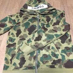 TOMMY カモ柄パーカーのサムネイル