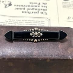 月末セール【現品限り】モーニング ウィットビー ジェット バー ブローチ 月末セール【現品限り】モーニング ウィットビー ジェット バー