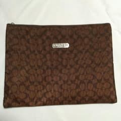 ひまわりさま専用出品です。コーチ coach  ポーチのサムネイル