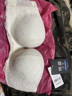 tutuanna 特盛ブラ ホワイトのサムネイル