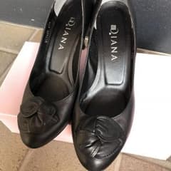 お値下げしました❗️DIANA ダイアナ パンプスのサムネイル