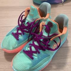 ナイキ　カイリー　28cmのサムネイル
