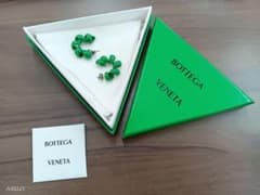 新品未使用♪BOTTEGA VENETA3708 PARAKEETグリーンピアス 新品未使用♪BOTTEGA VENETA3708 PARAKEETグリーンピアス | Shop at