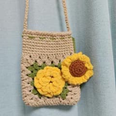 ハンドメイド スマホショルダーバッグ ひまわりモチーフのサムネイル
