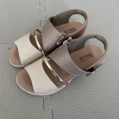 ヨネックス　パワークッション　厚底　サンダル　　　22.5cm 3.5Eのサムネイル