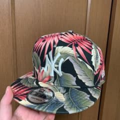 NEWERA キャップ　ボタニカル柄のサムネイル