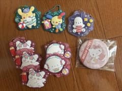 サンリオ キャラクターズ ラバーキーホルダー 缶バッジ セットのサムネイル