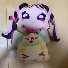 キミとアイドルプリキュア メロロン プリルン　ストラップ付き顔型ぬいぐるみポーチ