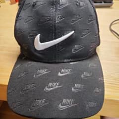 Nike ロゴパターン キャップ 黒のサムネイル