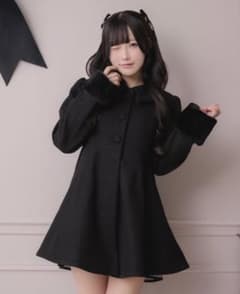 pium リボン付きファー袖ロングコートのサムネイル