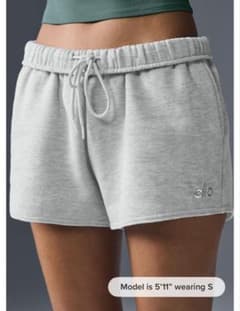 ALO ショートパンツAthletic Heather Grey XS - メルカリ