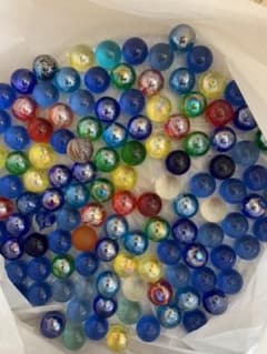 ビー玉色々のサムネイル