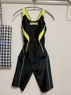 アリーナ　Mサイズ　水着　オマケ　ゴーグルのサムネイル