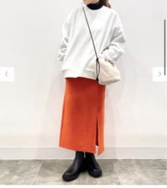 GU カットソー ナローミディースカートのサムネイル