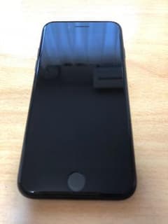 iPhone 7 Jet Black 128 GB auのサムネイル
