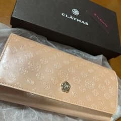 CLATHAS 花柄エンボス長財布 箱付き - メルカリ