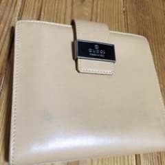 GUCCI財布のサムネイル