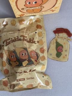 【POP MART】トゥインクルトゥインクル　ぬいぐるみペンダントのサムネイル