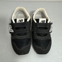 New Balance ブラックスニーカー ベルクロ　16cmのサムネイル