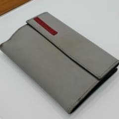 PRADA財布のサムネイル