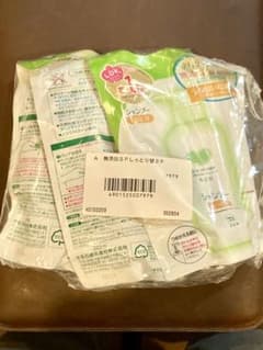 牛乳石鹸　シャンプーしっとり　詰め替え3袋のサムネイル