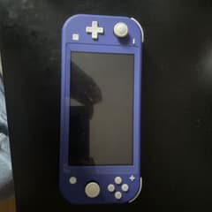 ニンテンドーSwitchlite 本体　ブルー　充電器付きのサムネイル