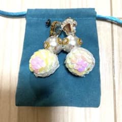 casa celeste カーサセレステ　ボンボンマーメイドピアスのサムネイル