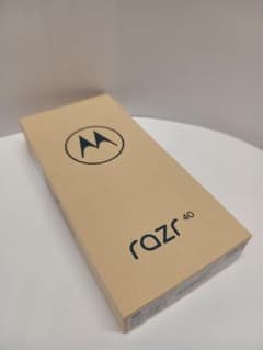 Motorola razr 40 バニラクリーム 令和8年3月購入 - メルカリ