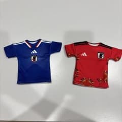 サッカー日本代表 ミニユニフォーム ペットボトルカバー2枚セットのサムネイル