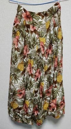 ボタニカル柄 ロングフレアスカート パイナップル ハイビスカスのサムネイル