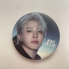 treasure ジョンファン 缶バッジ LOVE PULSEのサムネイル