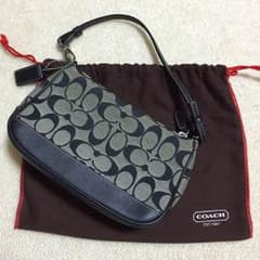 coach ポーチ 黒のサムネイル