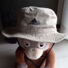 adidasサファリ？ハットのサムネイル