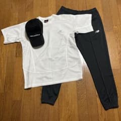 c*a様 new balance Tシャツ、ジャージ、キャップ3点セットのサムネイル