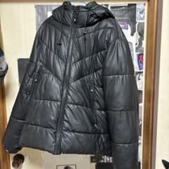 ZARA フード付きブラックダウンジャケット Sのサムネイル