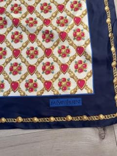 Yves Saint Laurent シルクスカーフ ネイビーのサムネイル