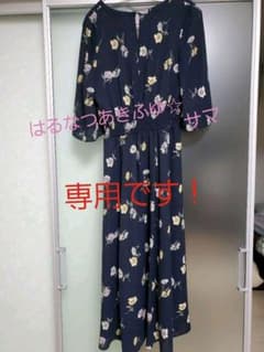 ノエラ　花柄ワンピースのサムネイル