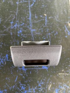 トヨタ　ハイエース　純正灰皿　未使用のサムネイル