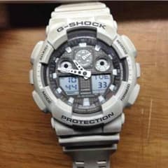 G-SHOCK 白 時計のサムネイル