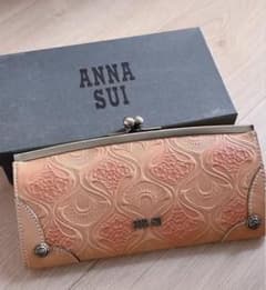 ANNA SUI エンボス加工長財布 赤 ピンク - メルカリ