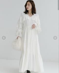 anuans リンクルラッフルワンピース - メルカリ