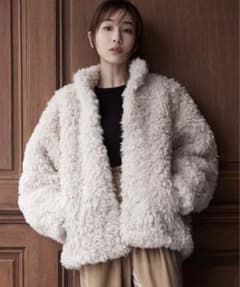 田中みな実×CLANEクラネ　ファーコートCURL FUR SHORTCOATのサムネイル